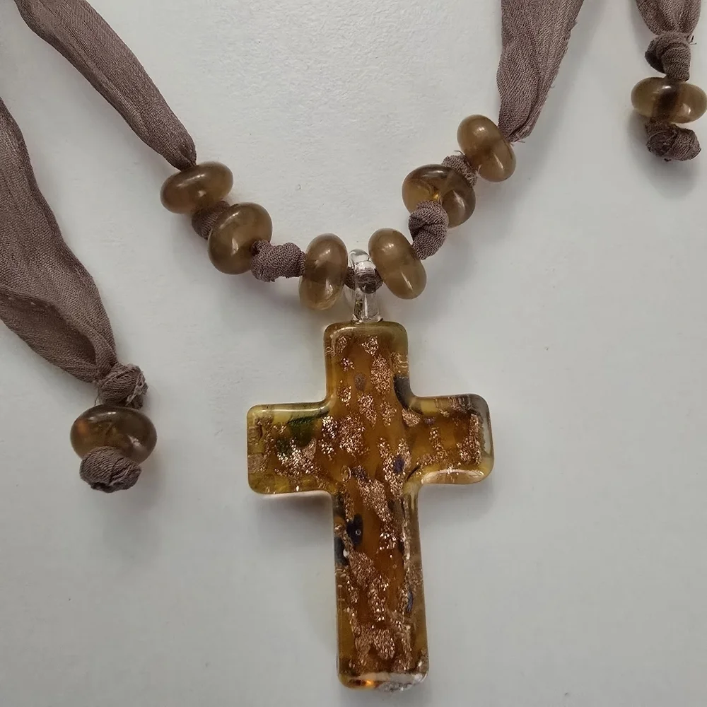 NEW Brown Cross Ivy Pendant Choker Necklace - Picture 4 of 9